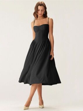Never Been Worn - Elegant Black Spaghetti-Strap Midi Dress With Pockets